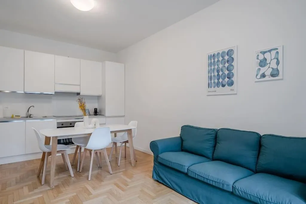Citylife - 2Br Milan Apartment
